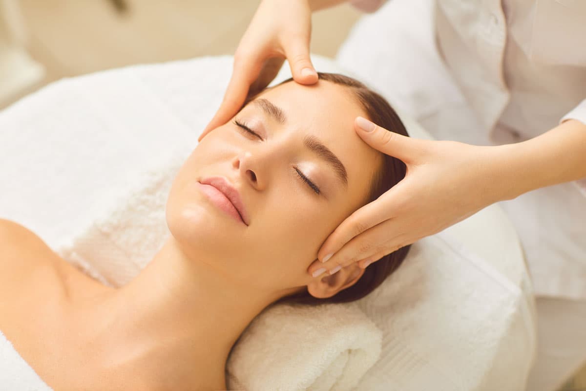 Rejuvenecimiento facial Indiba en Portonovo